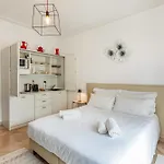 Casa Rafanelli - Monforte D'alba, Vineyard Views, Panoramic Garden, Ev Sation & Bike Storage