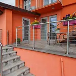 Apartament Casa Rafanelli - Monforte D'alba, Vineyard Views, Panoramic Garden, Ev Sation & Bike Storage Monforte dʼAlba