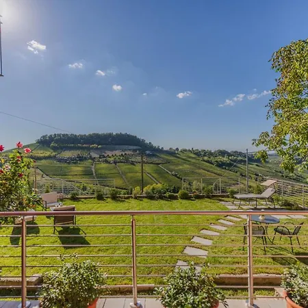 Casa Rafanelli - Monforte D'alba, Vineyard Views, Panoramic Garden, Ev Station & Bike Storage Appartement Monforte dʼAlba