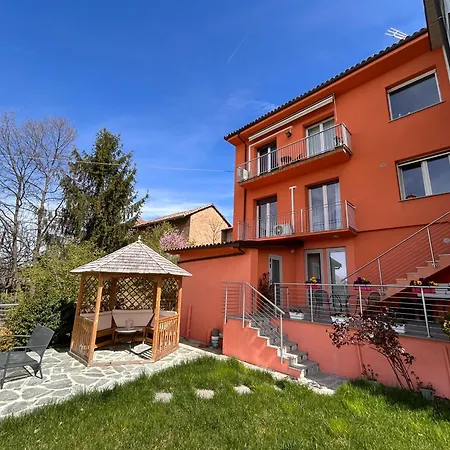 Apartment Casa Rafanelli - Monforte D'alba, Vineyard Views, Panoramic Garden, Ev Sation&bike Storage