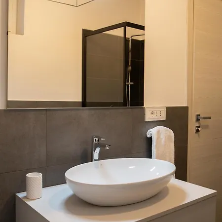 Casa Rafanelli - Monforte D'alba, Vineyard Views, Panoramic Garden, Ev Sation&bike Storage Apartment Monforte dʼAlba