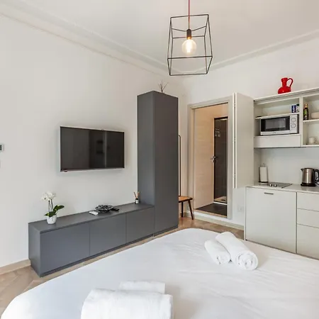公寓 Casa Rafanelli - Monforte D'alba, Vineyard Views, Panoramic Garden, Ev Station & Bike Storage *