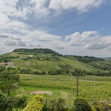 Casa Rafanelli - Monforte D'alba, Vineyard Views, Panoramic Garden, Ev Station & Bike Storage *