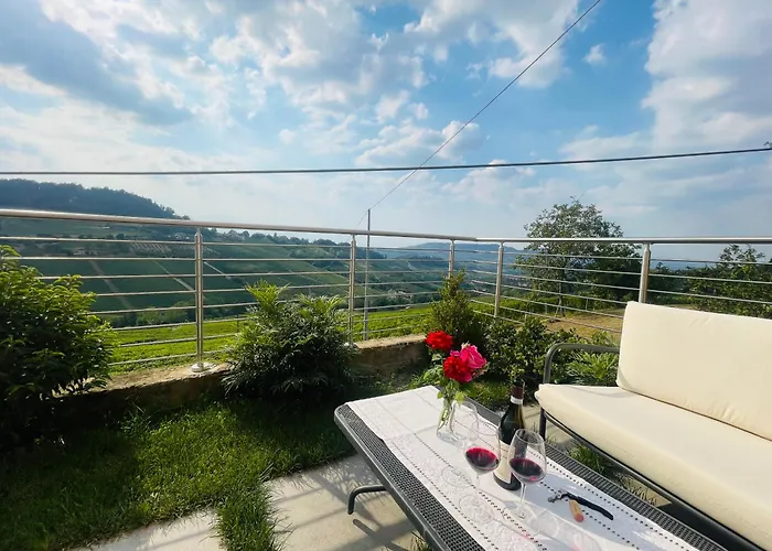 Apartment Casa Rafanelli Monforte dʼAlba