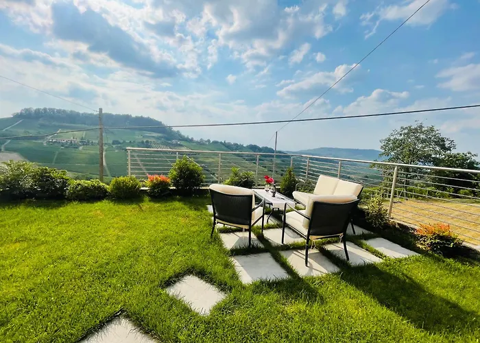 Casa Rafanelli Monforte dʼAlba